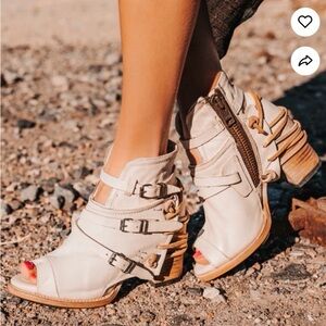 Freebird Carterr Beige